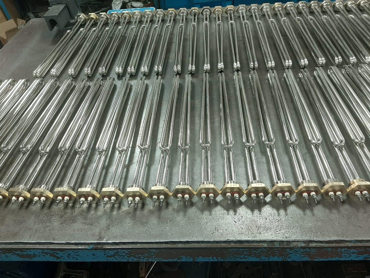 Batch of tubular heating elements in the AME workshop