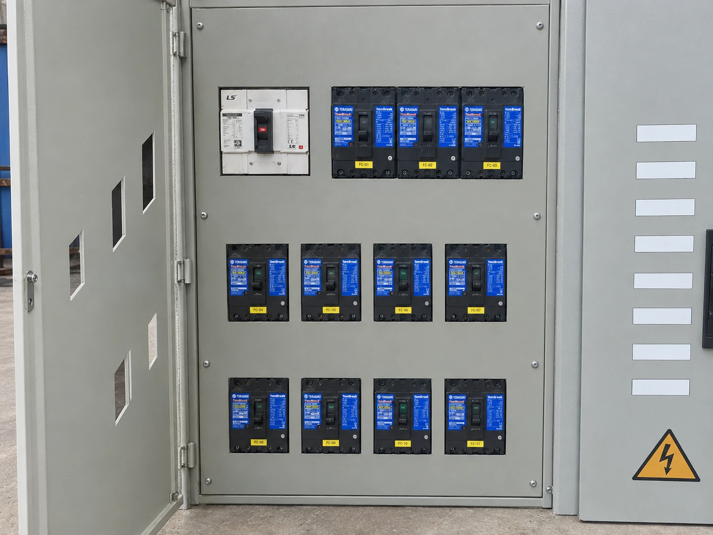 Feeder panel with moulded case circuit breakers inside a marine switchboard